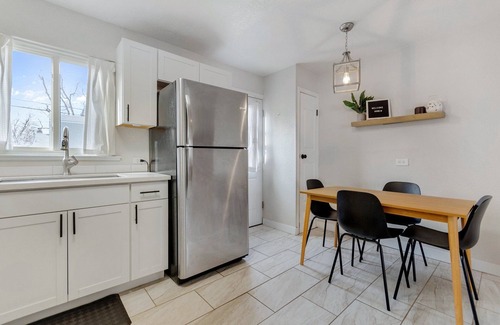 Harvey Park House | 30+ Day, Pet Friendly, King-Size Bed - 15 Min to Downtown!