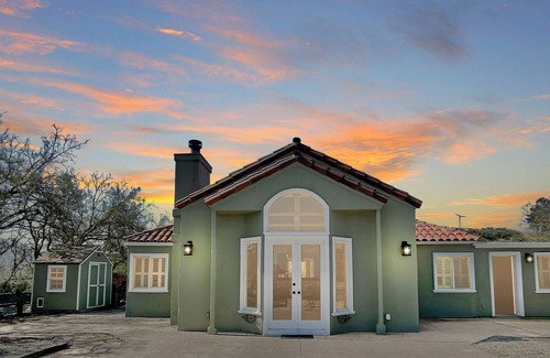Malibu House | 30 Discount on Malibu's Private Retreat +Dogs