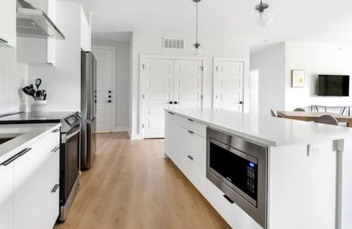 West Campus Condo | 30 night minimum in West Austin Walk to UT and Austin's best parks, pet friendly