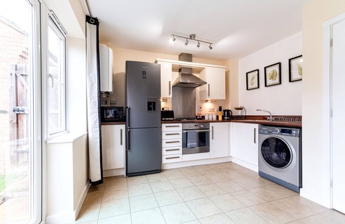 Peterborough House | 💚30% OFF 28+ night stays - Stonewort House - Welcoming Contractors/Families💚