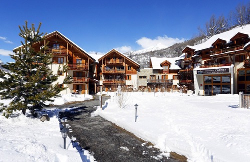 Saint-Chaffrey Condo | 300m des pistes! | Apartment Calme, cuisine privée