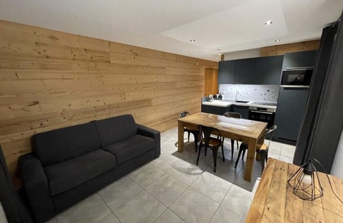 Valloire Apartment | 300m from ski slopes, 1st floor, balcony, parking, ski locker, 33m², Valloire