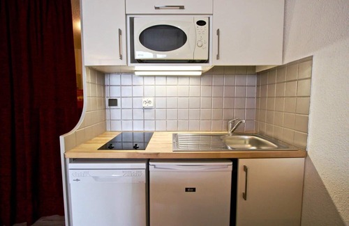 Chamrousse Apartment | 300m from ski slopes, 12nd floor, balcony, parking, tv, ski locker, 21m², Chamrousse