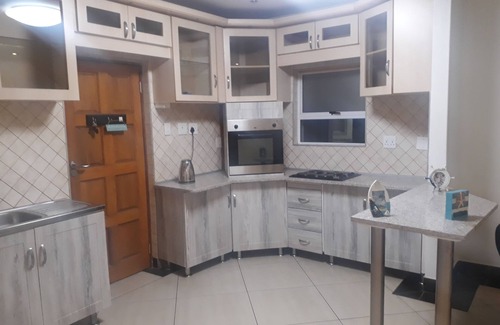 Umhlanga Ridge Apartment | 300m walk to GATEWAY Theatre of Shopping.