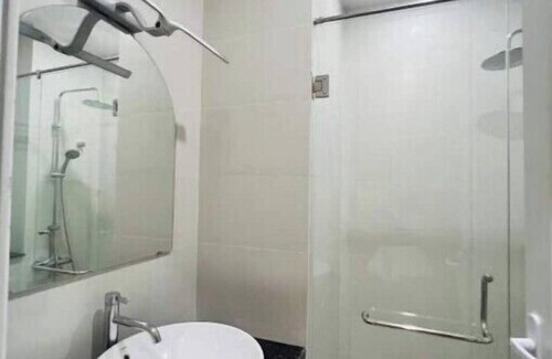 Da Kao Apartment | 301 Balcony, 75 inch TV, En-suite, Smoking Allowed, Elevator Access