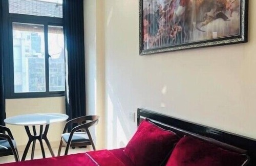Da Kao Apartment | 301 Balcony, 75 inch TV, En-suite, Smoking Allowed, Elevator Access