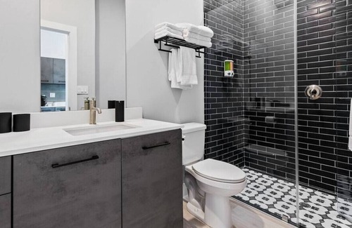 Flagler Village Apartment | 305 · Pretty Rola #305 Designer Apt.