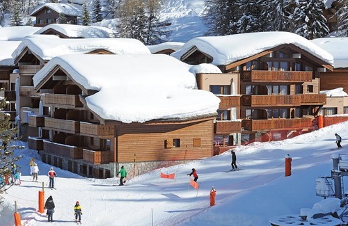 Plagne 1800 Apartment | 30m from ski slopes, swimming pool, tv, ski locker, 38m², La Plagne