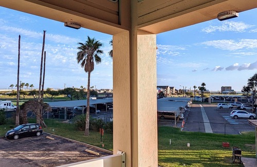 North Beach Condo | #3129 Beach Front Getaway!