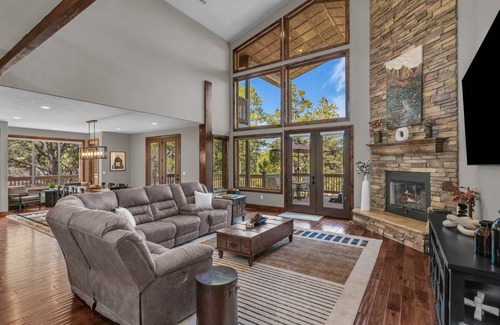 Zion National Park East Entrance Cabin | 321 m² Cabin ∙ 4 bedrooms ∙ 10 guests