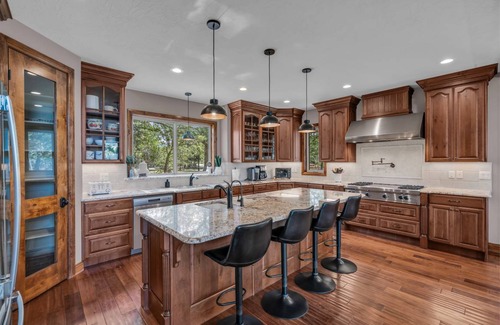 Zion National Park East Entrance Cabin | 321 m² Cabin ∙ 4 bedrooms ∙ 10 guests