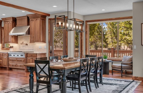 Zion National Park East Entrance Cabin | 321 m² Cabin ∙ 4 bedrooms ∙ 10 guests