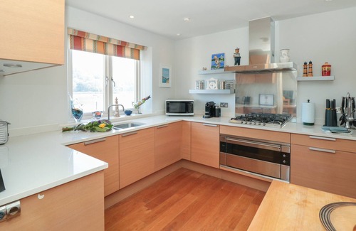 Dartmouth House | 33 Dart Marina