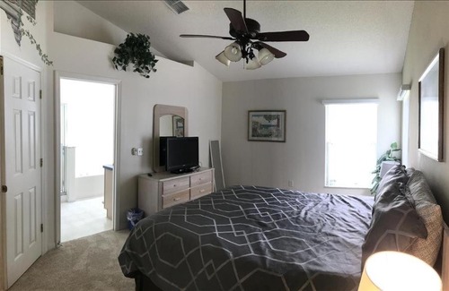 Thousand Oaks House | 34 Thousand House