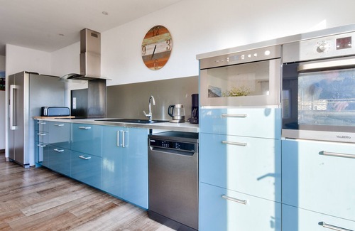 La Gueriniere Ski Chalet | 340m from beaches - House with garden for 12