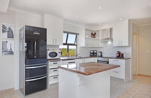 Big Bay House | 35 Island View - Three Bedroom House, Sleeps 6