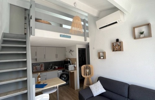 Frontignan House | 35 m2 air-conditioned house with 2 bedrooms and beautiful terrace 100 m from the beach