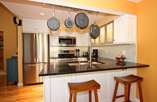 Union Pier Cottage | 350 paces to McKinley St. Beach, Fire Pit, Outdoor shower, Gazebo, Outside Decks