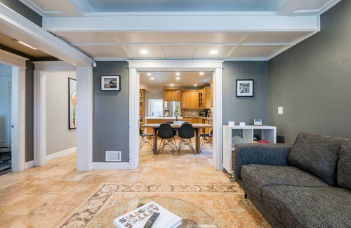 Northside House | 350 · Quiet Victorian Bungalow in downtown San Jose