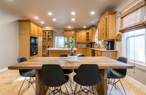 Northside House | 350 · Quiet Victorian Bungalow in downtown San Jose