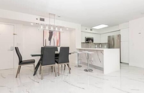 Sunny Isles Beach Apartment | 3503 Yacht Club at Aventura Lux 2 Bed 2 Brand New 2021