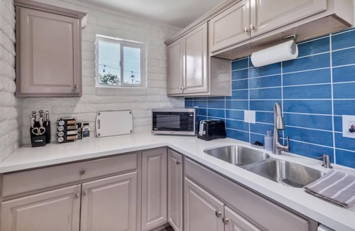 Carlsbad Apartment | 355 Hemlock Ave Back