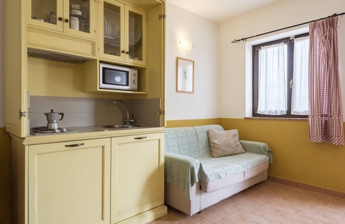 Scansano Apartment | 35sqm apartment in the countryside with pool park and riding stables