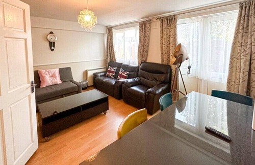 Stepney Green House | 36 O’Leary square