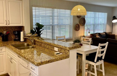 Mission Bay Apartment | 360A - Boca Retreat w/Pool, Parking, Near Evert Tennis & Shops