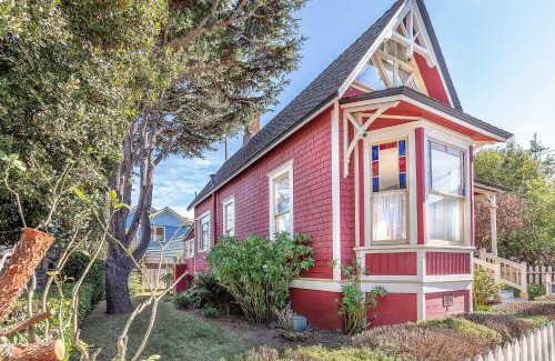 Pacific Grove House | 3812 Little House home