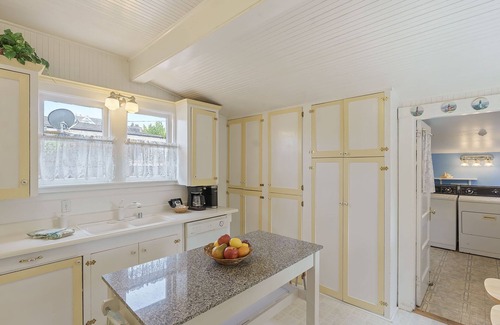 Pacific Grove House | 3859 Beach Bungalow ~ Walk to Bay and Restaurants