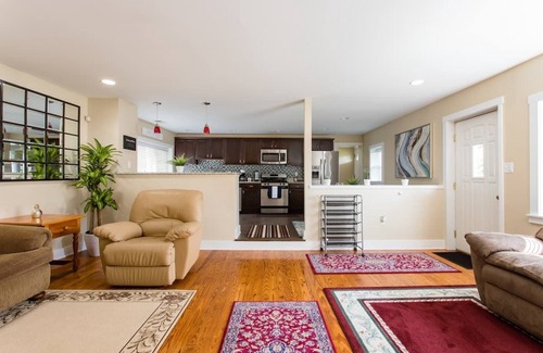 Lower Lawrenceville Apartment | #39 Fully Renovated Apartment in Lawrenceville: 4 Bedrooms+2 Baths+ Free parking
