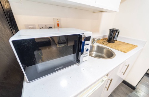 Selly Oak House | 39 North Road Studios Near QE and UOB