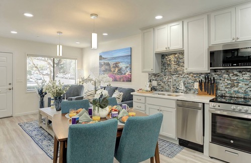 Pacific Grove House | 3957 Lighthouse Landing - Walk to Dining and Beach