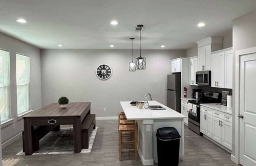 Waxahachie House | 3BD Walkup | Backyard Paradise | 5 Mins to DWTN - - Professionally managed by S