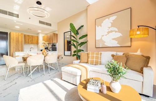 Abu Dhabi Apartment | 3BDR Duplex - 5 min walk from Cleveland, ADGM & Galleria Mall - Maryah Island & ADGM - Huge Balcony - Full Canal & City Views - Perfect for Families & Groups
