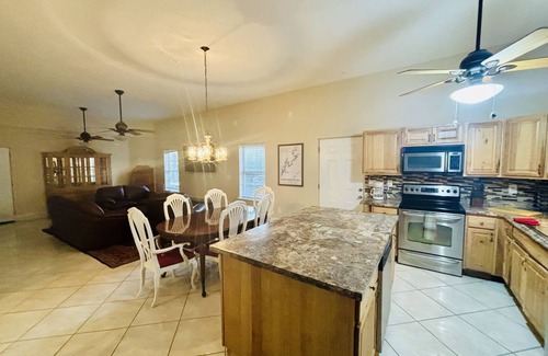 Lincoln House | “3bdrm Barn Apt” @ Sunset Pointe