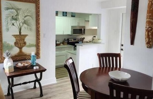 Central Oakland Park House | ◈ 3Bed/3Bath ◈ Heated Pool ◈ <10 Mins from Beach