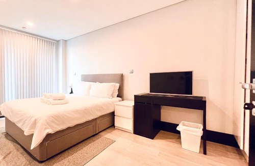 Whitechapel Apartment | 3Bedroom Apartment in 2Levels