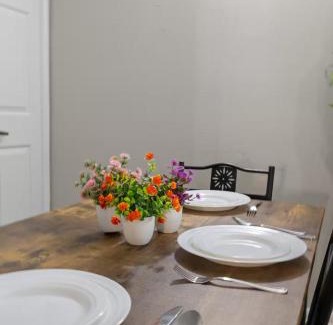 Pleasant Valley Apartment | 3BEDS, Resort, Pool, near UT 5mins to Downtown