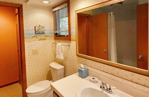 Kiawah Island Cottage | 3BR/2BA COTTAGE SLEEPS 8 ACROSS THE STREET FROM BEACH
