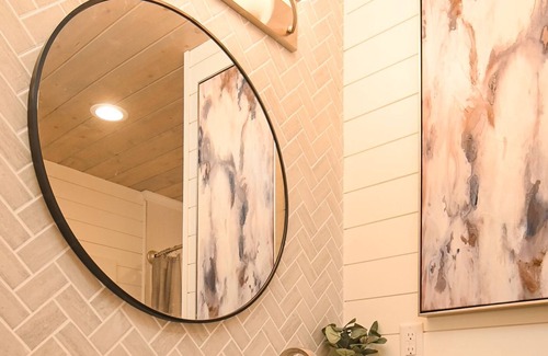 Judson House | 3BR/2Ba, luxurious soaking tub - 5 min drive to downtown Greenville