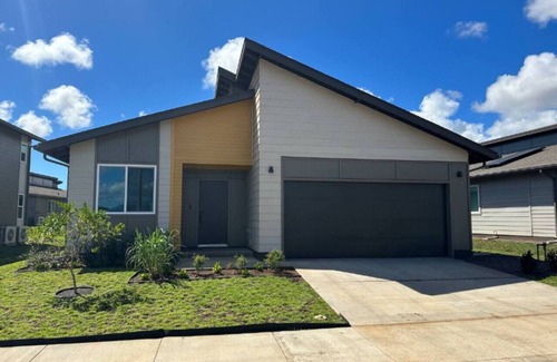 Ewa House | 3BR/2BA New Build | Pool | W/D | Garage | Park