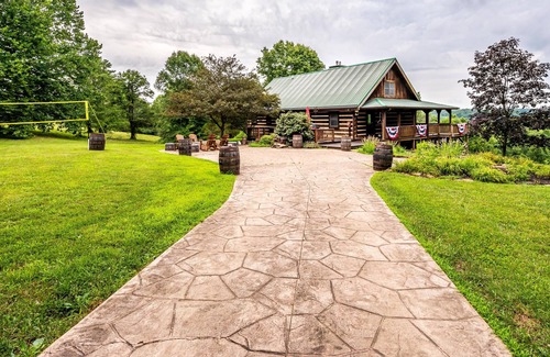 Nashville Cabin | 3BR, 3.5 BA. Log Cabin