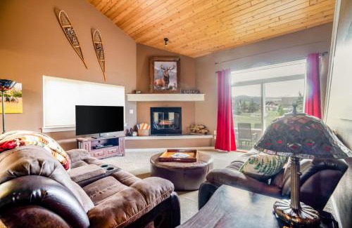 Big Sky House | 3BR Big Sky Getaway with Hot Tub and Mountain Views