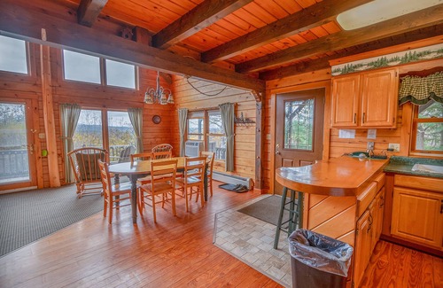 Jackman Cabin | 3BR Cabin –Snowmobilers and Hunters Paradise