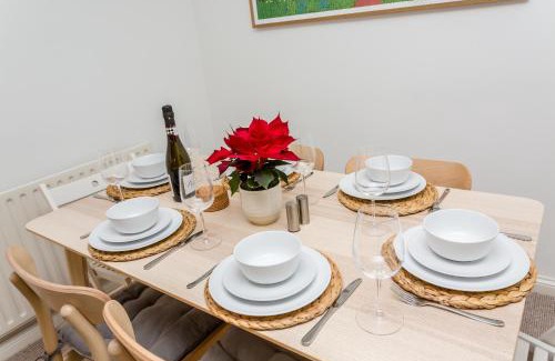 Montpelier House | 3BR Central Patio Home with Parking