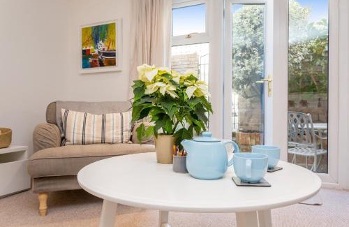 Montpelier House | 3BR Central Patio Home with Parking