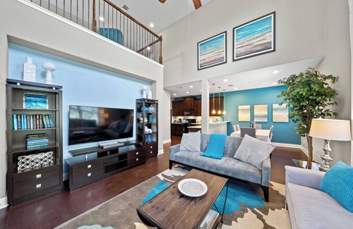 McNeil House | 3BR Elegant Home｜Garage Access｜Pet Friendly｜Washer & Dryer｜Mainfloor Bedr#42159