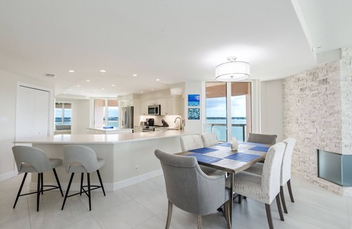 Sand Key Condo | 3BR Florida Gulf Coast Family Condo | Ocean Views & Steps from Sand Key Beach